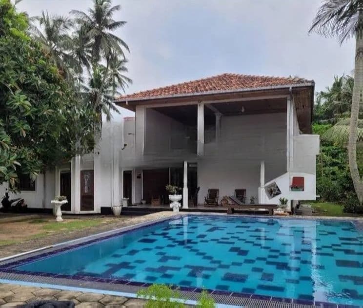 ☆ Ambalangoda Hotel For Sale ( RS - 442)