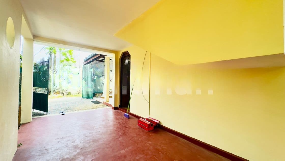 10 Perch 2-Storey House for Sale - Mount Lavinia, Galle Road (SA-11)