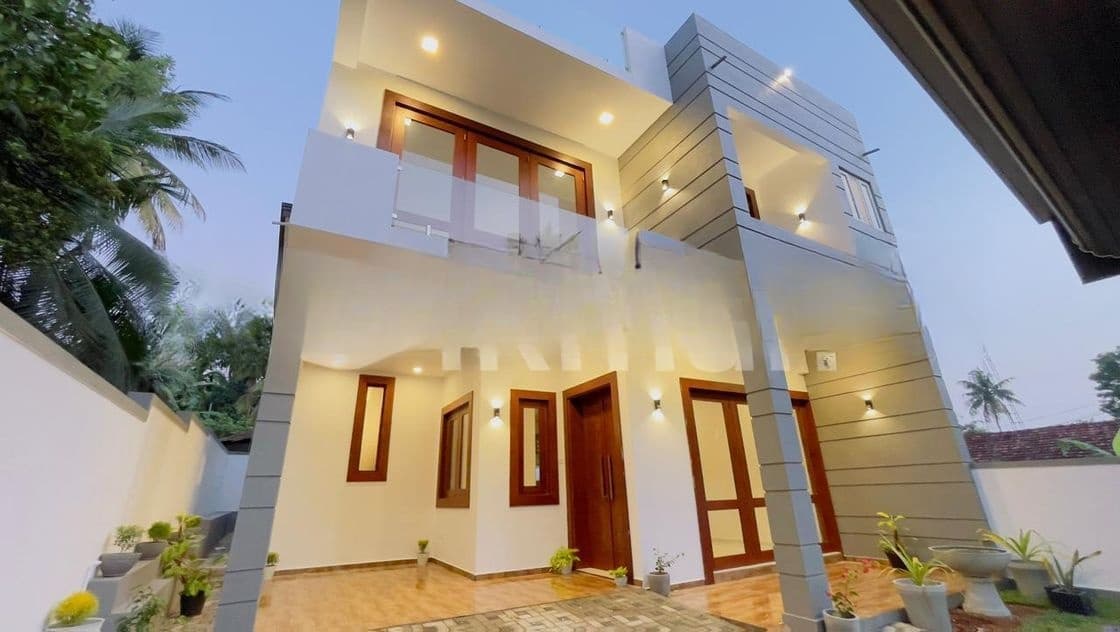 Luxury House in Athurugiriya – Brand New