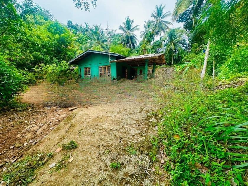 (YS-1009) Valuable Land With Single House Sale in Athurugiriya