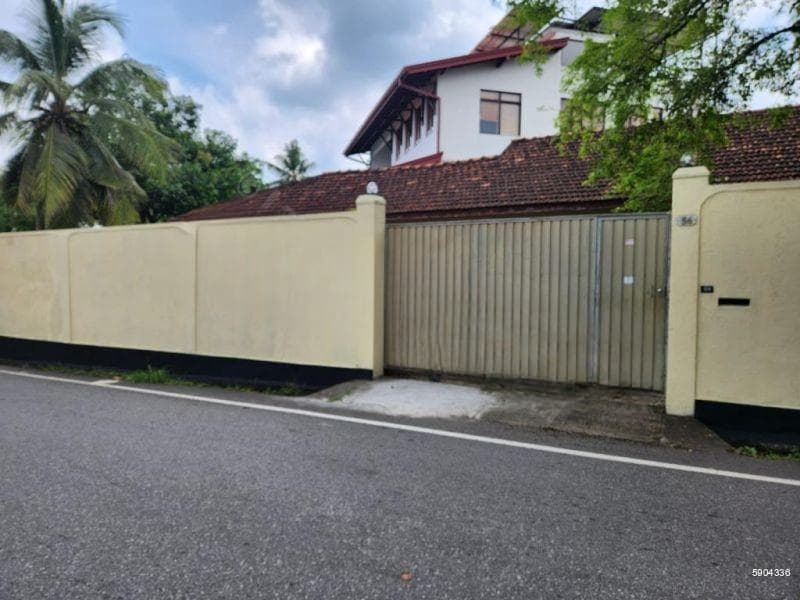 House For Sale With Land In Pitakotte - Ideal For Commercial Use