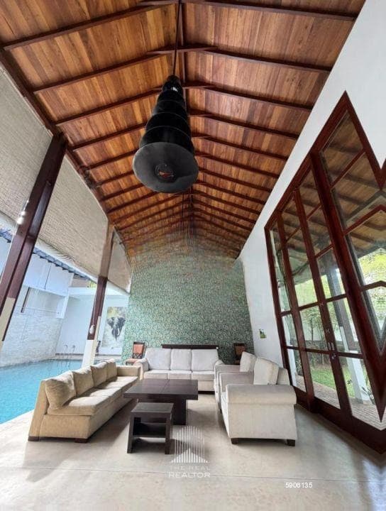 Fully Furnished Luxury House for Sale at Shubuthipura Mawatha, Battaramulla (HSSH111)