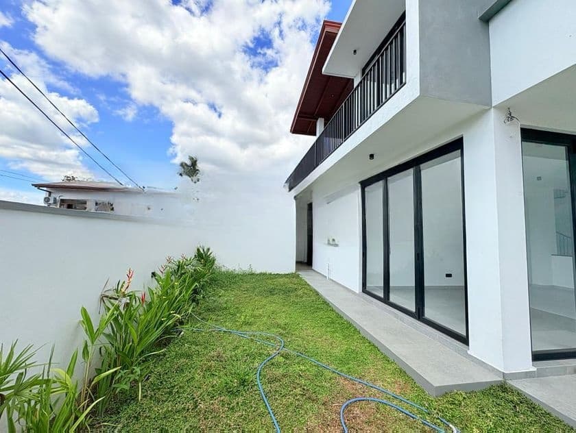 Luxury New House for Sale in Battaramulla