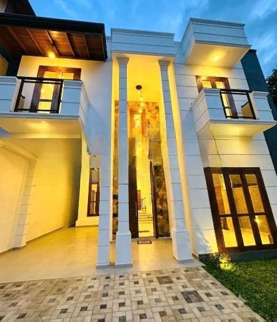 Mordern Luxury 3 Storied House - Boralesgamuwa