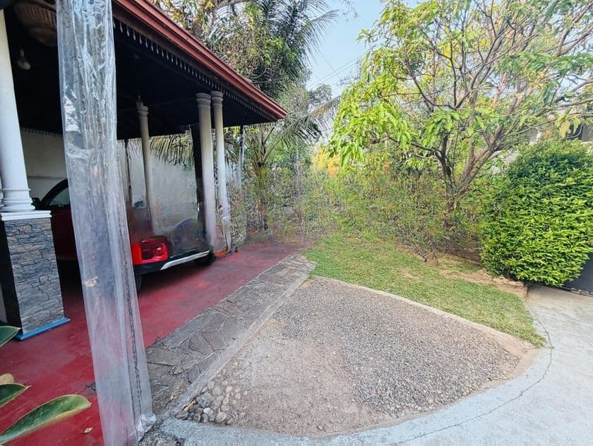 (AFA897) 19.5 p land with Single story house Sale At Thalawathugoda