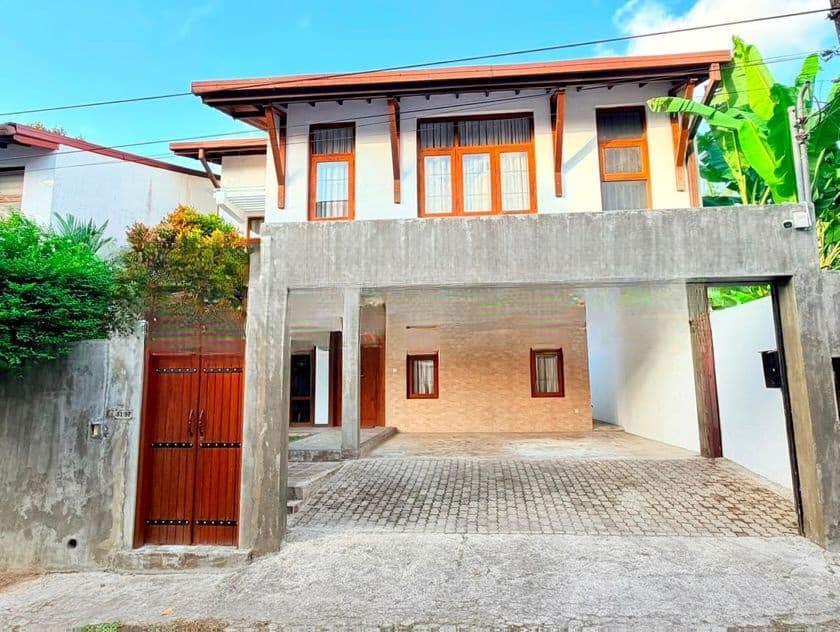 Battaramulla Wickramasinghapura Luxurious House for Sale
