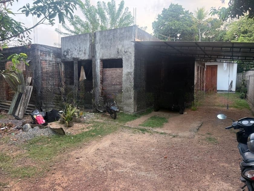 Unfinished House for Sale Near Piliyandala