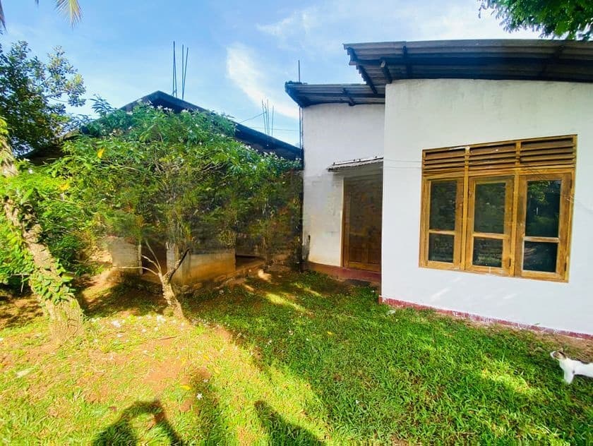 13P Land Walking Distance to Kaduwela - Colombo Main Road