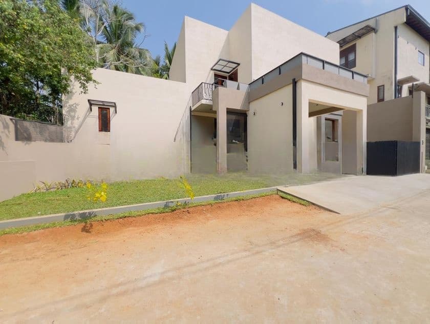 Well Build Brand New House In Malabe