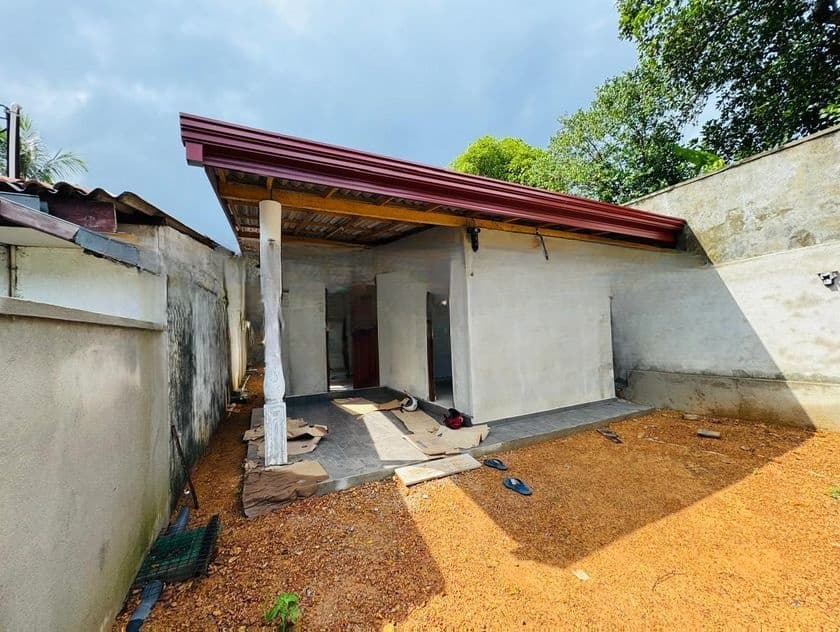 පිළියන්දලට ආසන්නව තනිමහල් නිවසක් විකිණීමට - Piliyandala