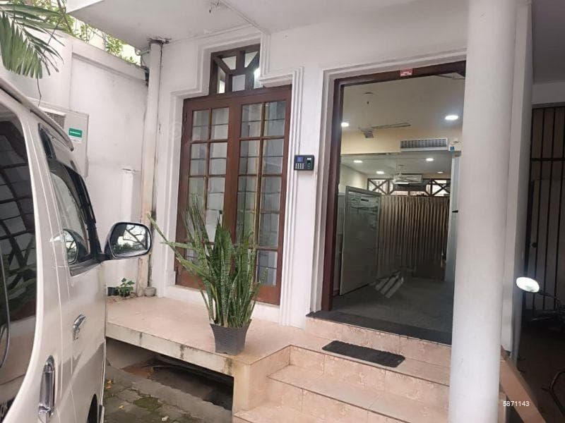 Commercial House/office purposes/for rent in Colombo-04/Bambalapity.