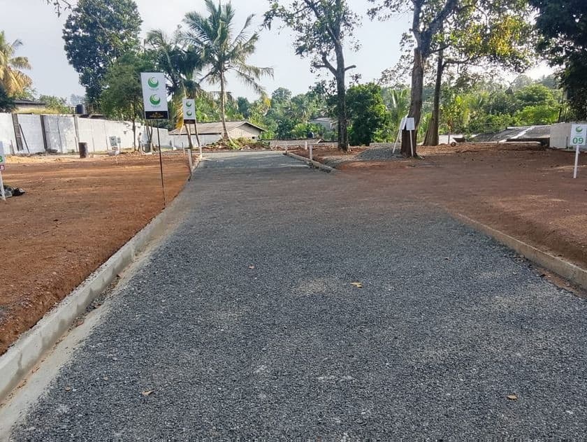Piliyandala Super Luxury Land for Sale in Batakeththara
