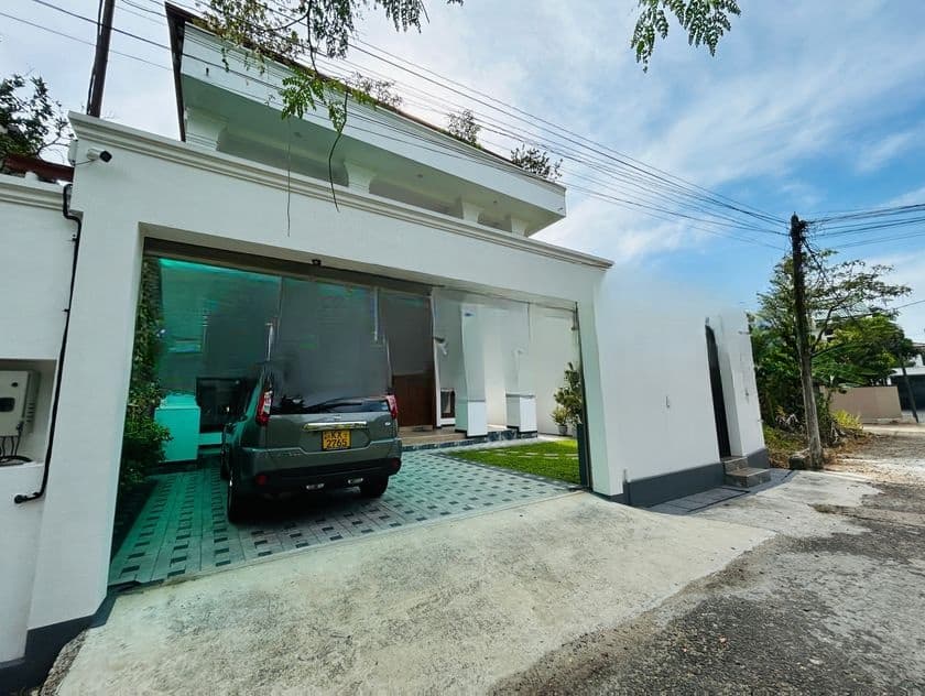 Brand New Supper Luxury House for Sale in Ja-ela, Colombo Road