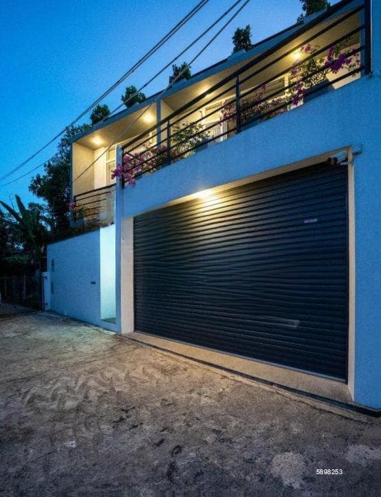 BATTARAMULLA - NEW HOUSE FOR SALE | with FURNITURE| Rs. 57 Mil