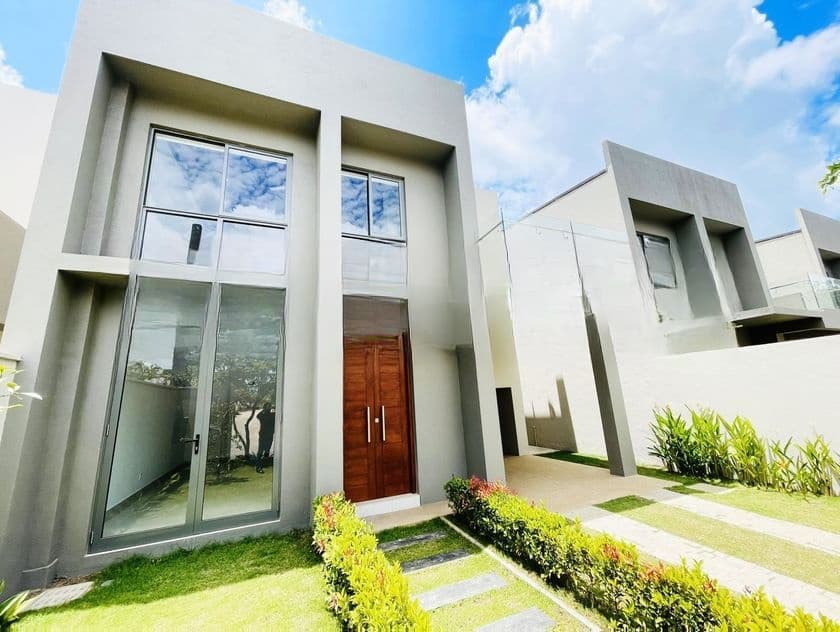 Brand New 3-Bedroom Villa for Sale – Canterbury Golf Villas