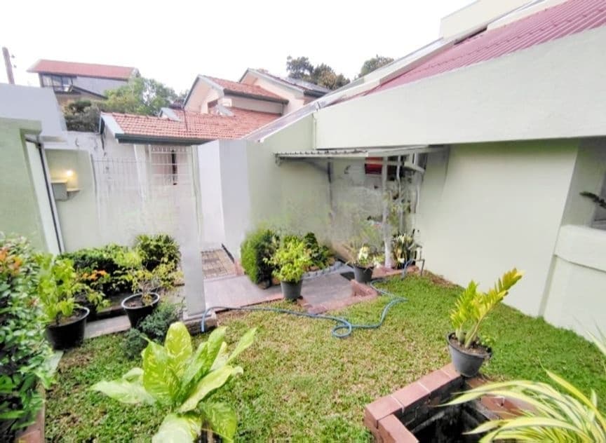 Office Recidence Solar Electricity House Rent Nugegoda Mirihana