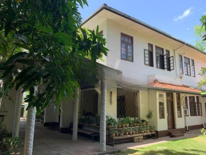 32 Perch Land with 5 Bedroom House for Sale in Colombo 7, S1914