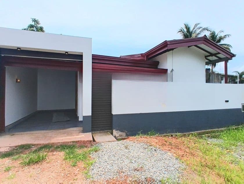 House for Sale in Angulana – Prime Residential Location