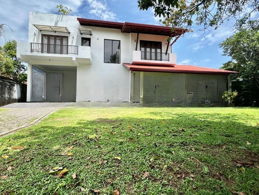 25 Perches - Luxury House For Sale in Attidiya