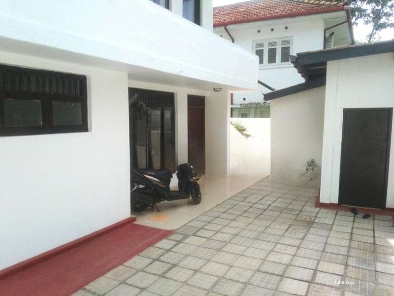 8-Bedroom House for Sale in Borella, Colombo 08 – Prime Medical & School Zone!