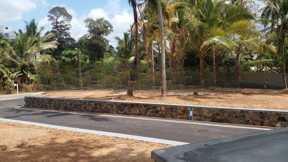 Land for Sale Karapitiya