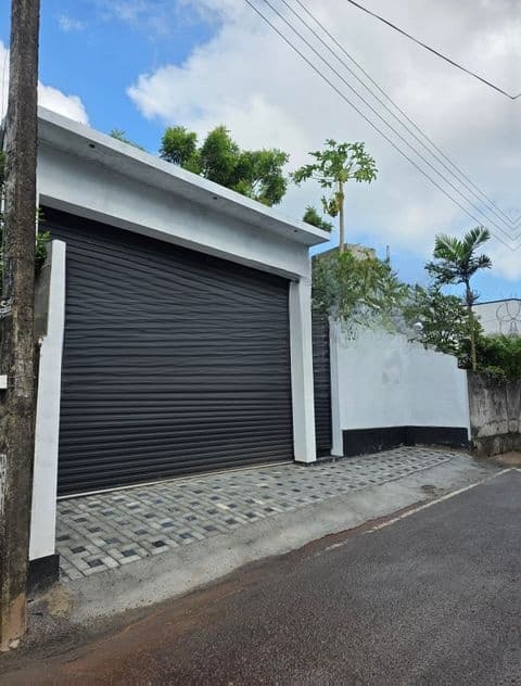 Piliyandala Town House for Sale