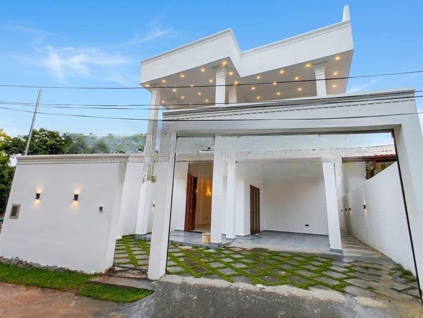 Luxury Rooftop House for Sale – Piliyandala (Near Kesbewa Junction)
