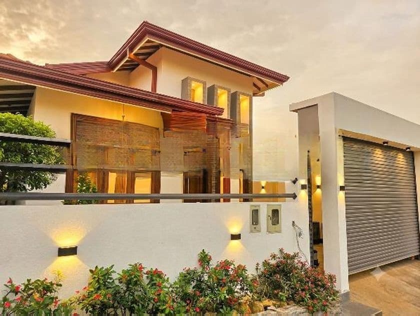 Luxury House For Sale in Kahatuduwa