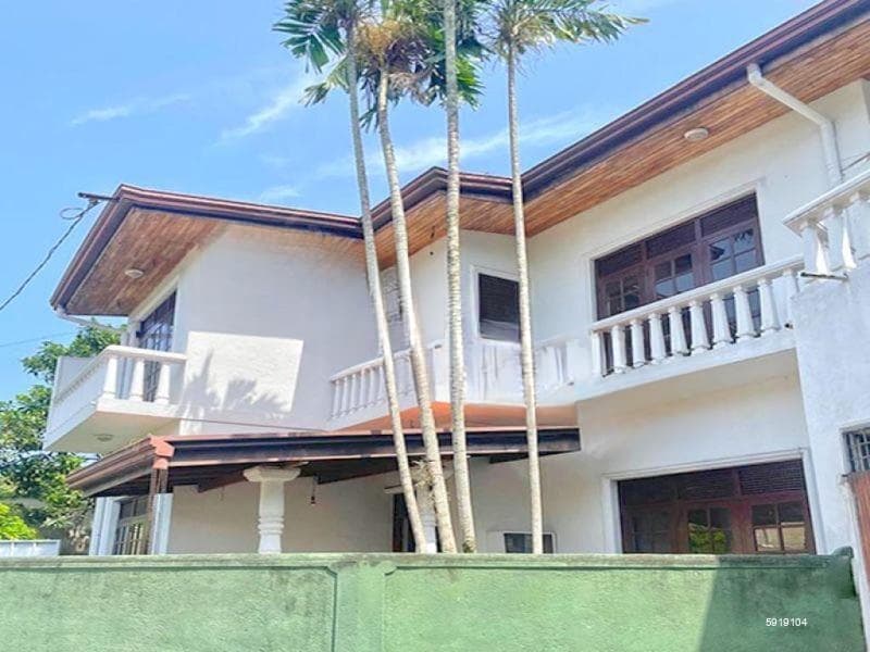 Luxury Upstair House for Sale in Nugegoda.