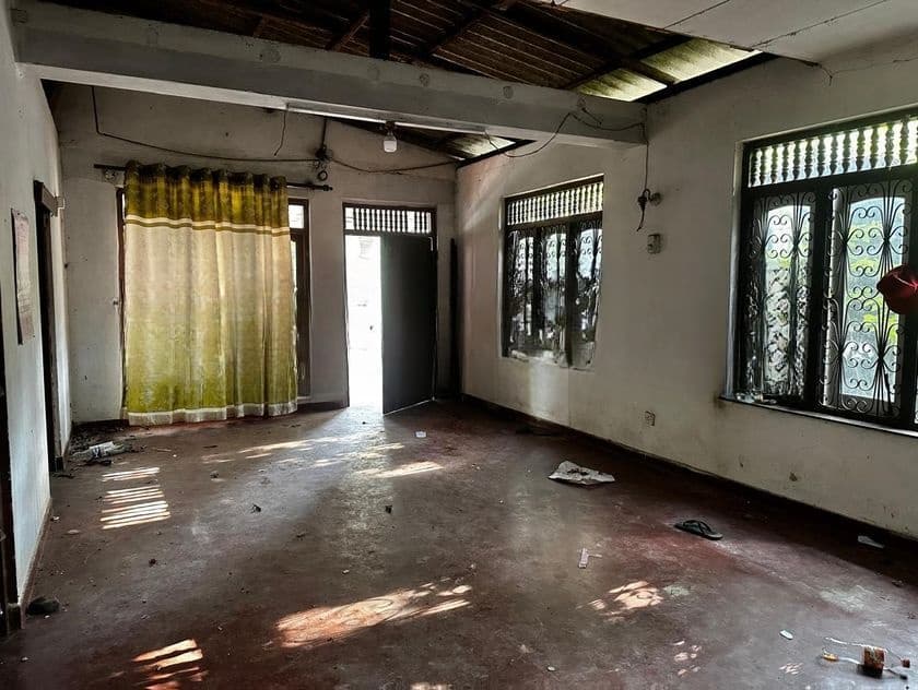 Kottawa Rukmalgama 16.5 Perches of Land with an Old House for Sale