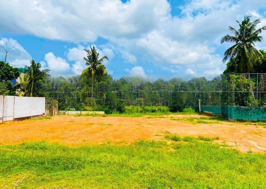 Water Front Land for Sale in Pelawatta