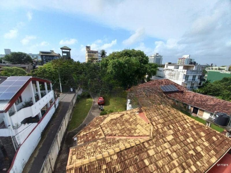 Apartment building (4 units) and land for sale in Mount Lavinia