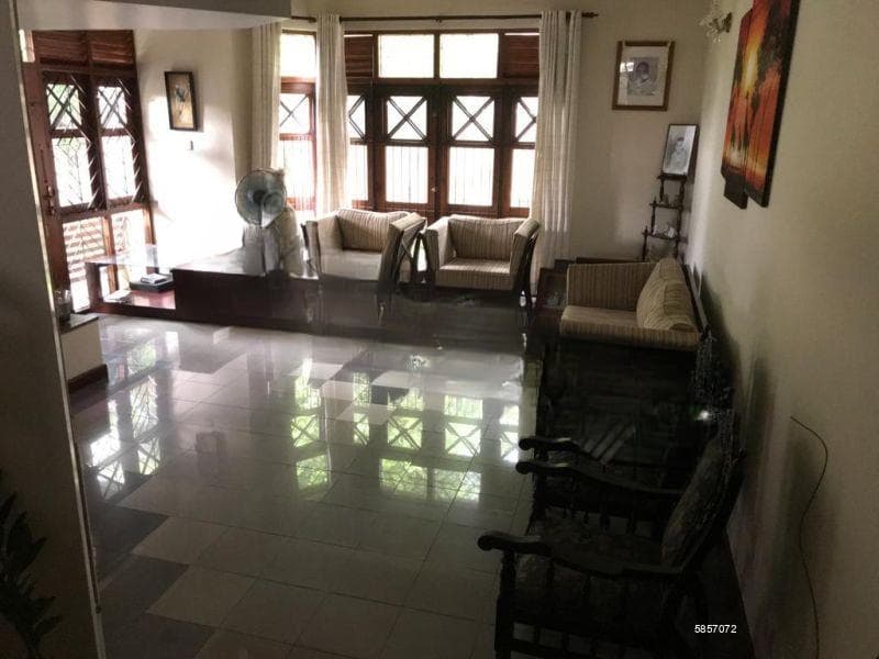 House for sale in Nugegoda - 72 Million
