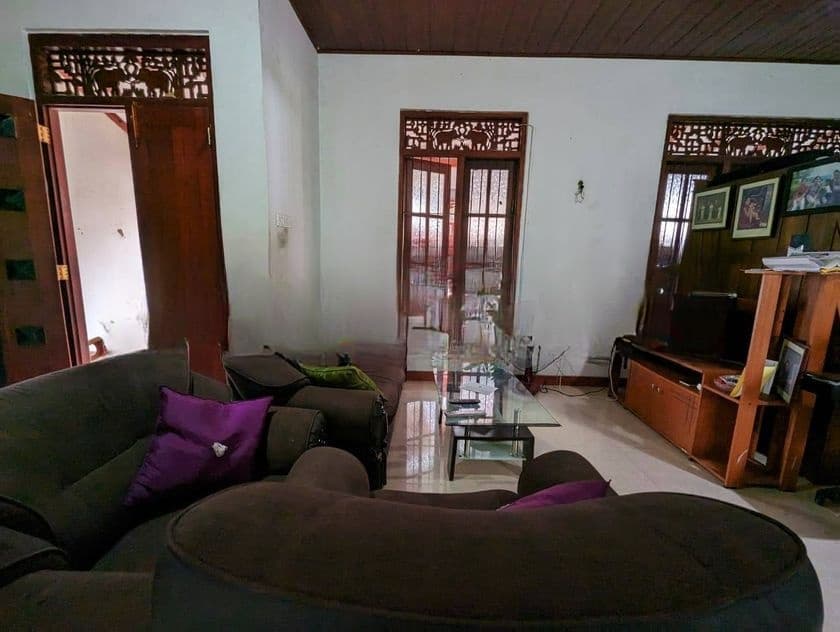 ගම්පහ නගරයට 650m සුපිරි නිවසක්