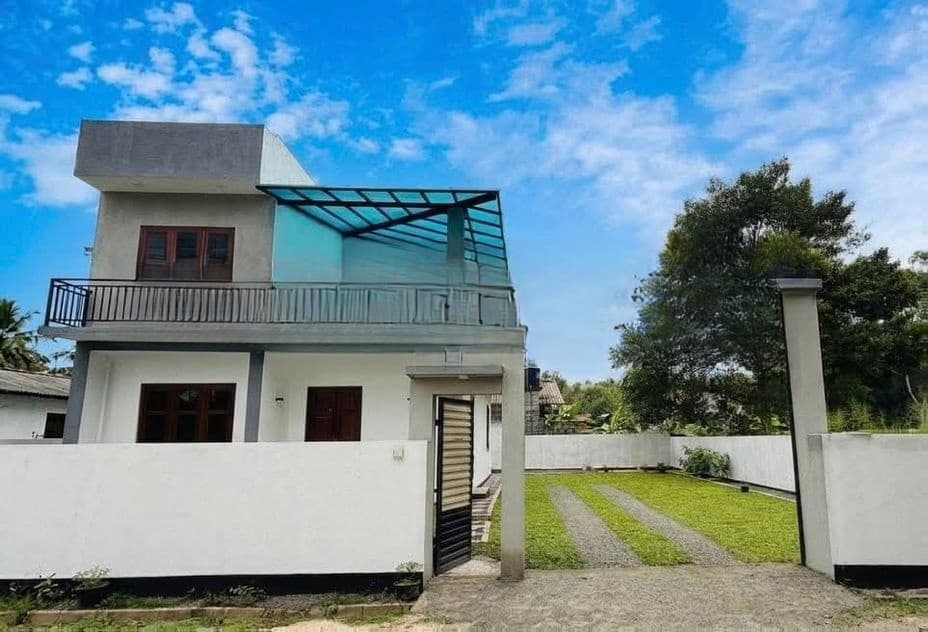 Brand new House for sale in Miriswatta