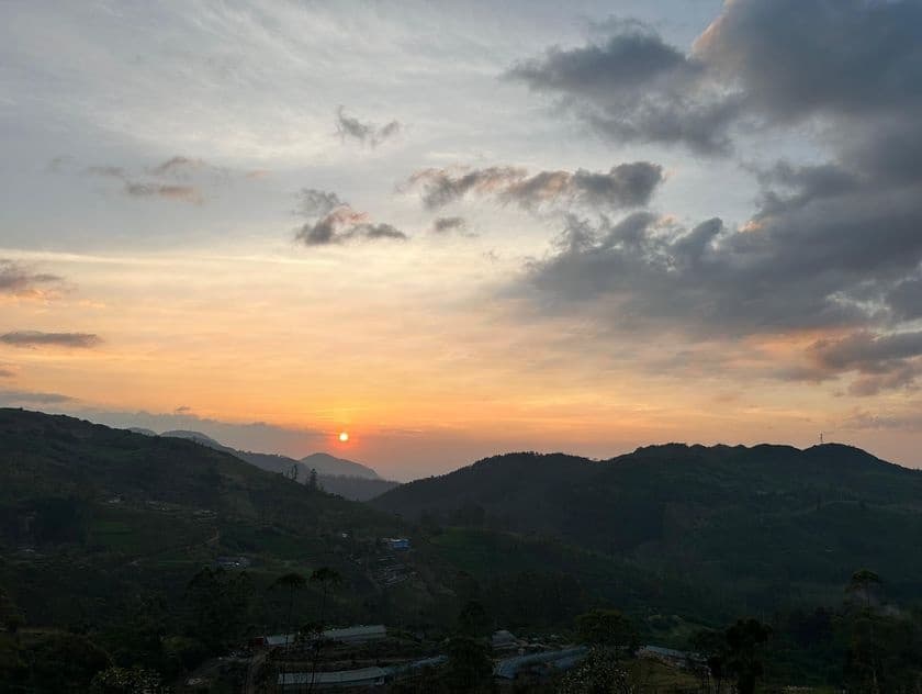 හැටන් වටවල අගනා බිම් කොටස්