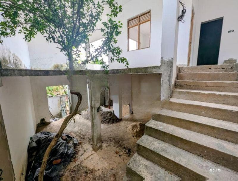 Partly Completed 2-Story House for Sale – Malabe (Robert Goonawardhana Mawatha)