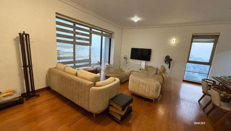 3 Bedroom Apartment for Sale in Empire, S1821