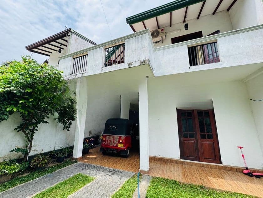 Newly Build 2 Story Luxury House for Sale in Piliyandala Miriswattha