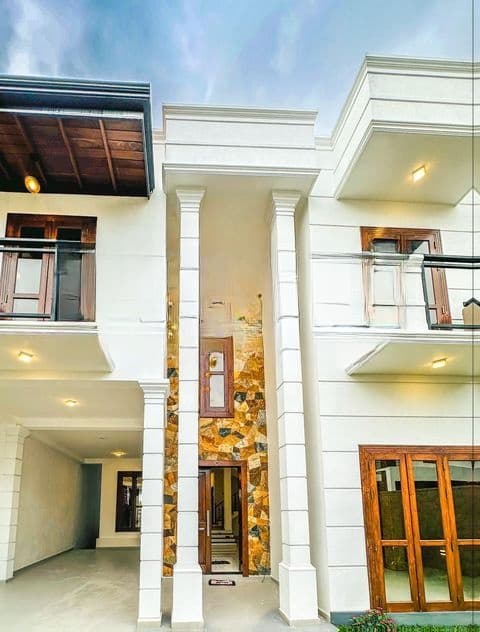 Luxury House for Sale in Boralesgamuwa