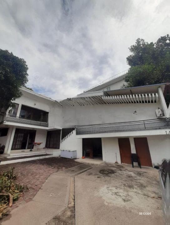 26.40 Perch Land with House for Sale in Colombo 5, S1777