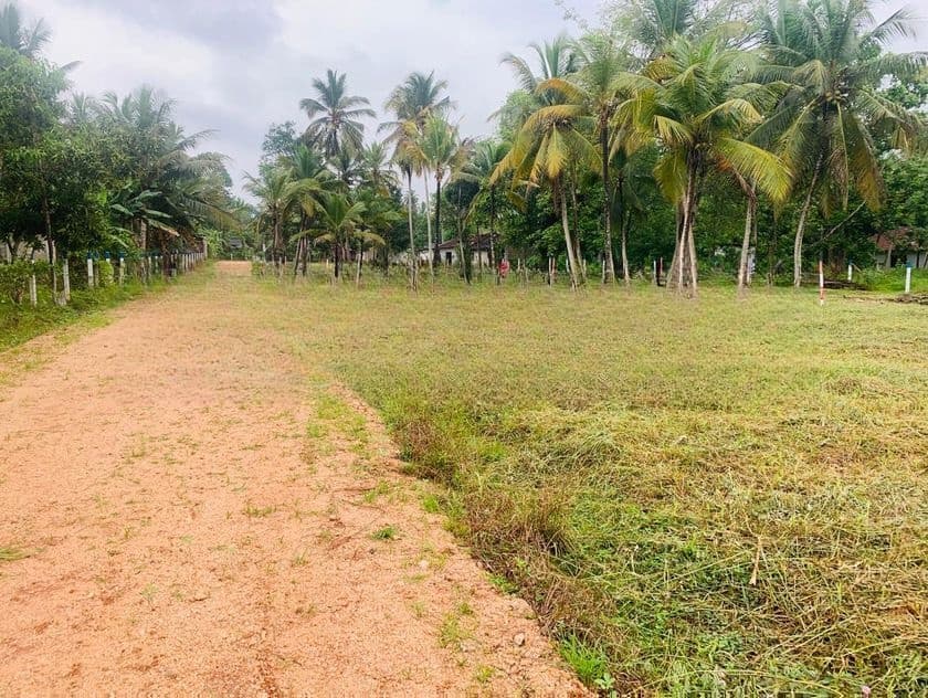 කුරුණෑගල නේවාසික බිම් කොටස්