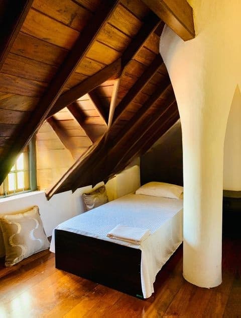 Extravagant British colonial villa/house for sale in Negombo