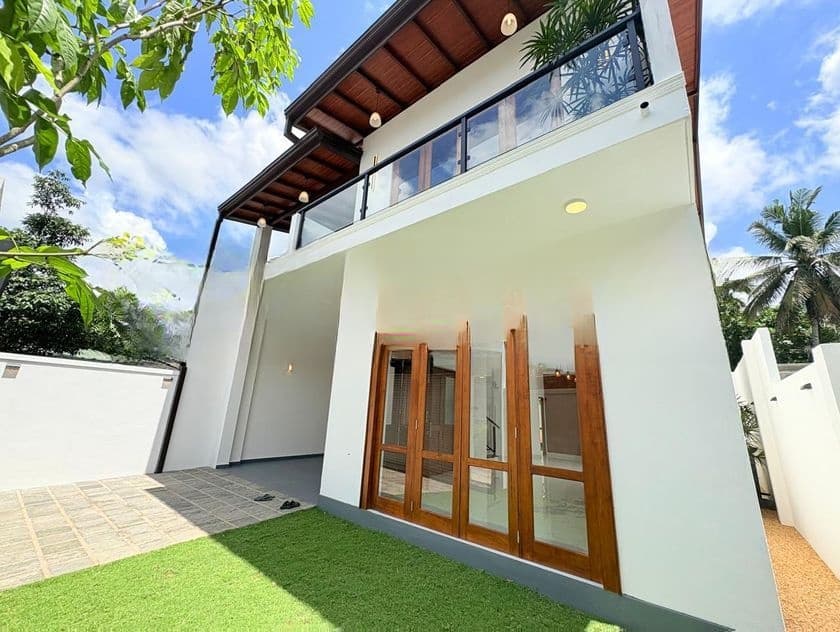 Luxury New House Sale In Thalawathugoda