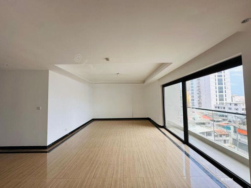 Luxury Apartment in Colombo 3 for Sale at Orwell Residence