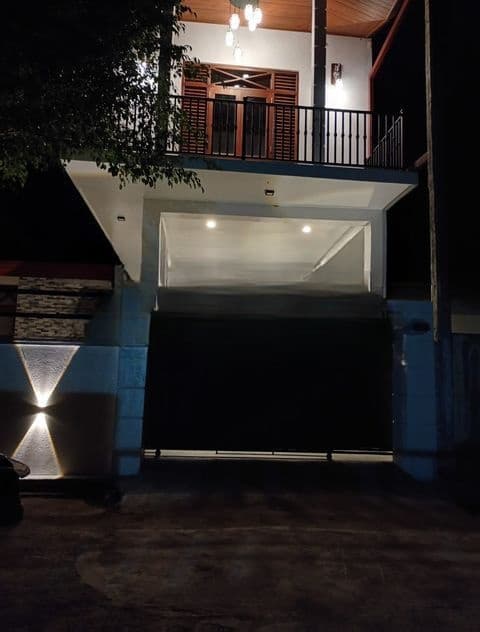 Super Luxury House for Sale in Athurugiriya Ds6853