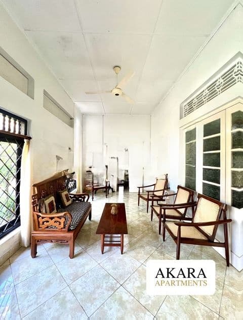 31.25 Perches - Unfurnished House for Sale HL42379 , Colombo 05