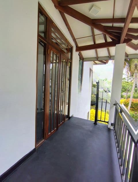 Upstair House for Rent - Walahanduwa