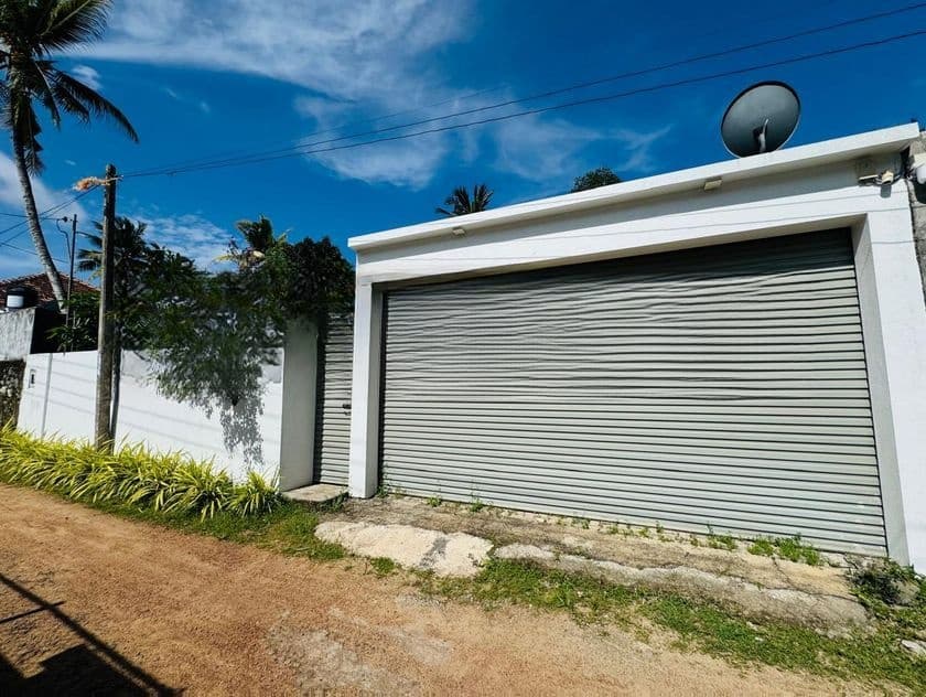 Single Storey Luxury House for Sale in Piliyandala, Jamburaliya .