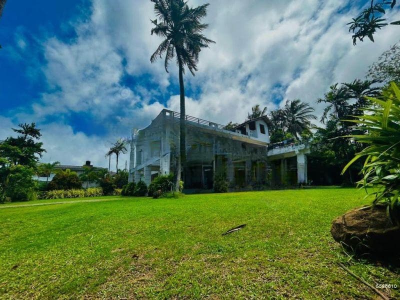 Water Front 5 Bedroomed Villa Bolgoda, Moratuwa (SH 14585)